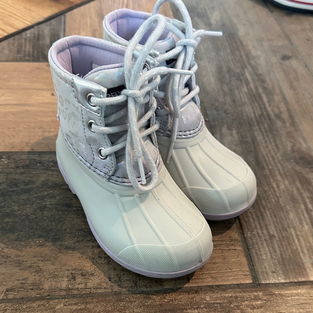 Sperry Kids White and Light Gray Boots